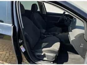 Volkswagen Golf (2022) thumbnail 16