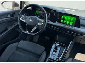Volkswagen Golf (2022) thumbnail 3