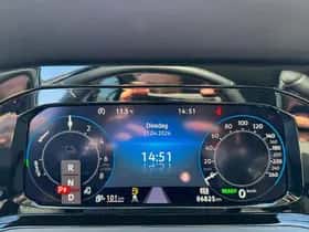Volkswagen Golf (2022) thumbnail 23