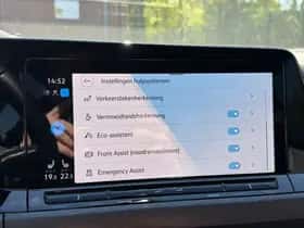 Volkswagen Golf (2022) thumbnail 33