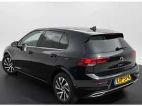 Volkswagen Golf (2022) thumbnail 6