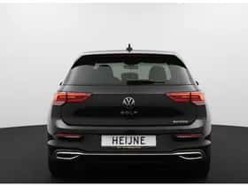Volkswagen Golf (2022) thumbnail 8