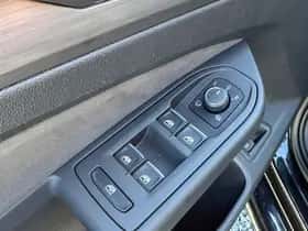 Volkswagen Golf (2022) thumbnail 9