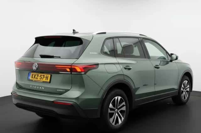 Volkswagen Tiguan (2025) thumbnail 3