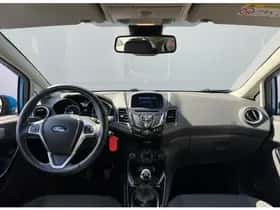 Ford Fiesta (2015) thumbnail 2