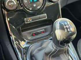Ford Fiesta (2015) thumbnail 24