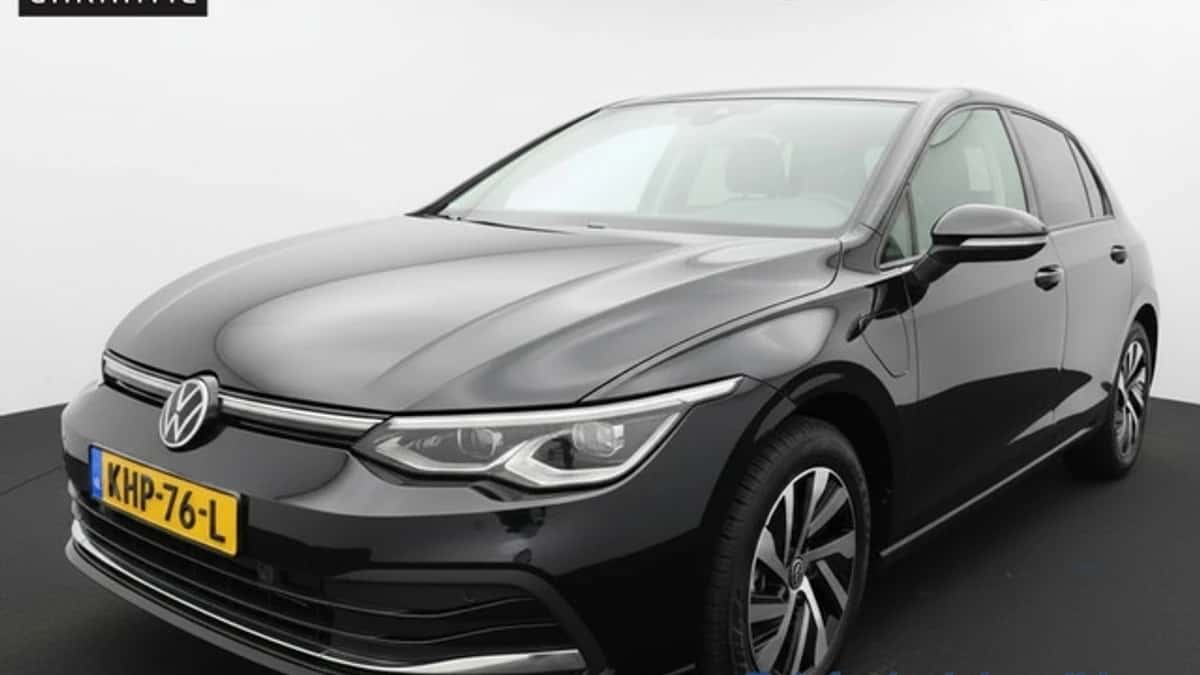 Volkswagen Golf (2022) — foto 1