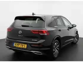 Volkswagen Golf (2022) thumbnail 3