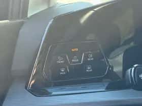 Volkswagen Golf (2022) thumbnail 21