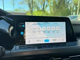 Volkswagen Golf (2022) thumbnail 30