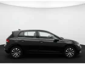 Volkswagen Golf (2022) thumbnail 4