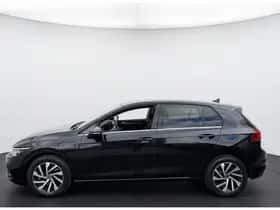 Volkswagen Golf (2022) thumbnail 6