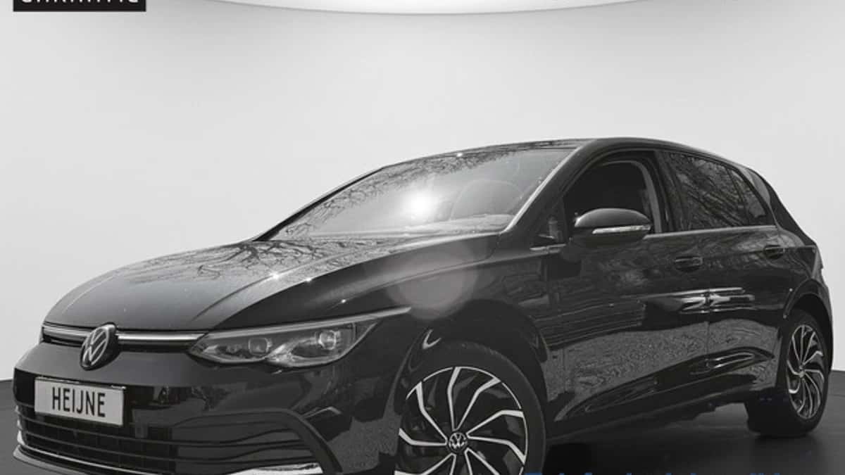 Volkswagen Golf (2022) — foto 1