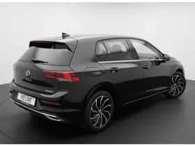 Volkswagen Golf (2022) thumbnail 3