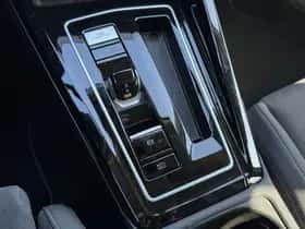 Volkswagen Golf (2022) thumbnail 34