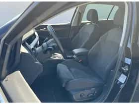 Volkswagen Golf (2022) thumbnail 10