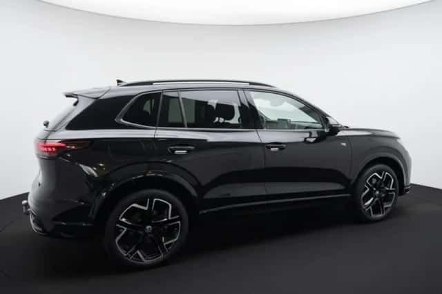 Volkswagen Tiguan (2025) thumbnail 5