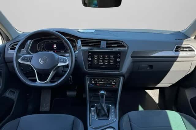 Volkswagen Tiguan (2022) thumbnail 2