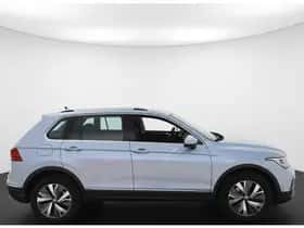 Volkswagen Tiguan (2022) thumbnail 8
