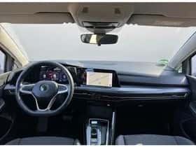Volkswagen Golf (2022) thumbnail 2