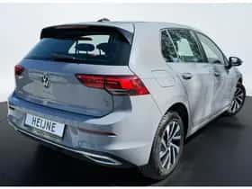 Volkswagen Golf (2022) thumbnail 3