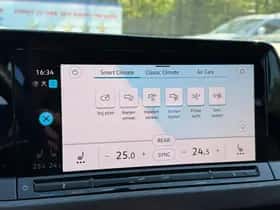 Volkswagen Golf (2022) thumbnail 28