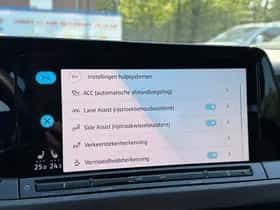 Volkswagen Golf (2022) thumbnail 30