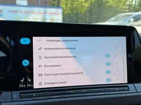 Volkswagen Golf (2022) thumbnail 31