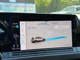 Volkswagen Golf (2022) thumbnail 35