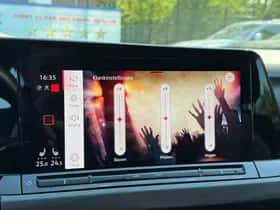 Volkswagen Golf (2022) thumbnail 39