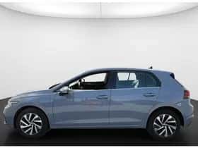 Volkswagen Golf (2022) thumbnail 5