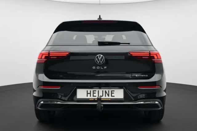 Volkswagen Golf (2025) thumbnail 6