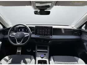 Volkswagen Tiguan (2025) thumbnail 2