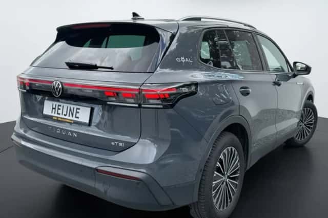 Volkswagen Tiguan (2025) thumbnail 3