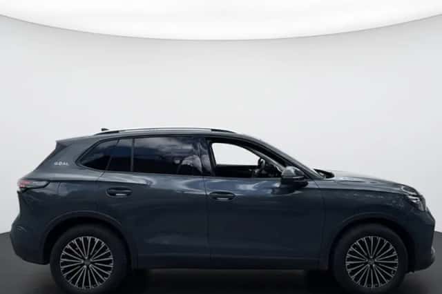 Volkswagen Tiguan (2025) thumbnail 4