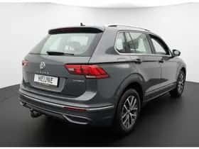 Volkswagen Tiguan (2022) thumbnail 3