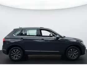 Volkswagen Tiguan (2022) thumbnail 4