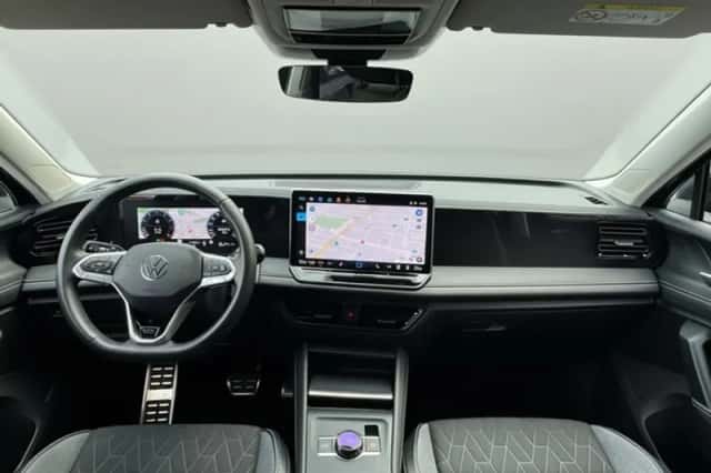 Volkswagen Tiguan (2025) thumbnail 2
