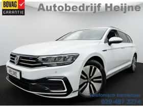 Volkswagen Passat (2021) thumbnail 1