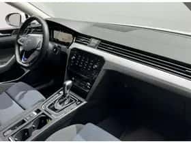 Volkswagen Passat (2021) thumbnail 16