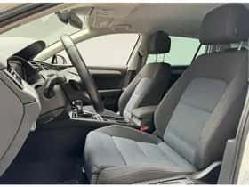 Volkswagen Passat (2021) thumbnail 17