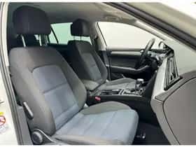 Volkswagen Passat (2021) thumbnail 21