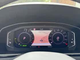 Volkswagen Passat (2021) thumbnail 23
