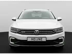 Volkswagen Passat (2021) thumbnail 5