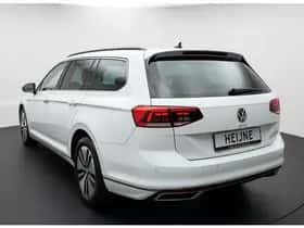 Volkswagen Passat (2021) thumbnail 10