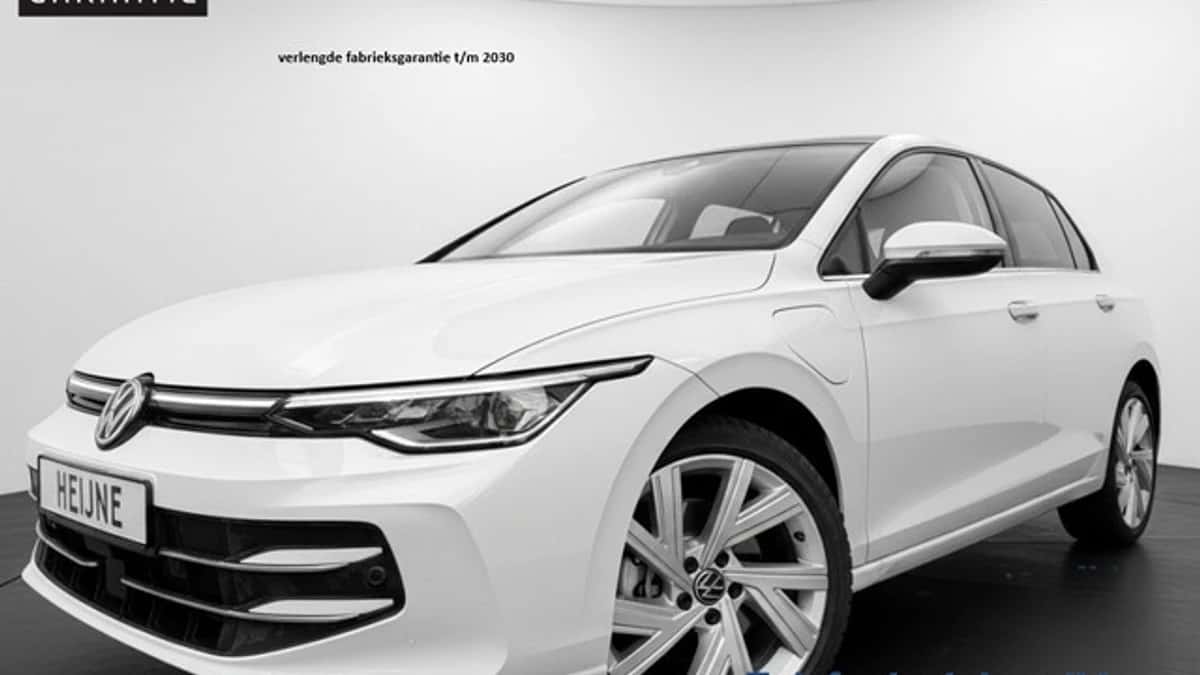 Volkswagen Golf (2025) — foto 1