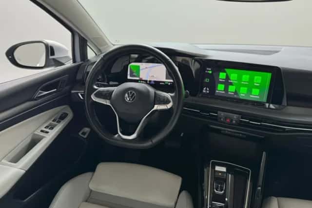 Volkswagen Golf (2022) thumbnail 2