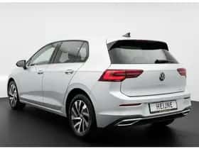 Volkswagen Golf (2022) thumbnail 12