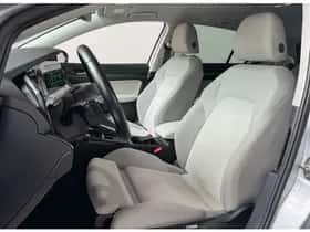 Volkswagen Golf (2022) thumbnail 19