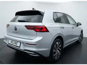 Volkswagen Golf (2022) thumbnail 3